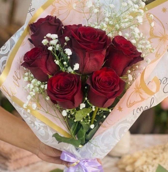 Ramo de 8 rosas rojas