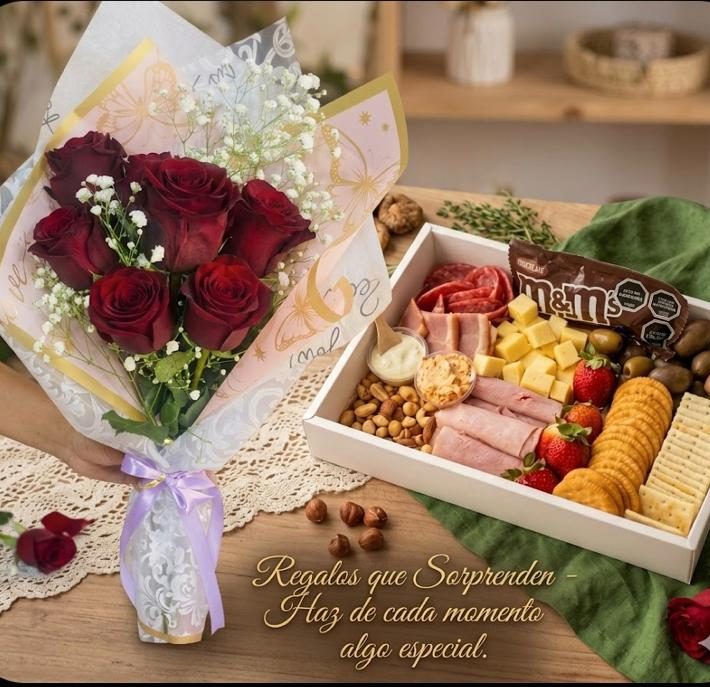 Tabla gourmet, jugo, papas, rosa roja